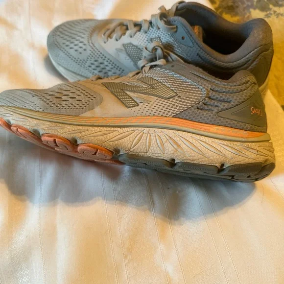 New Balance 920 Sneakers - Picture 6 of 11